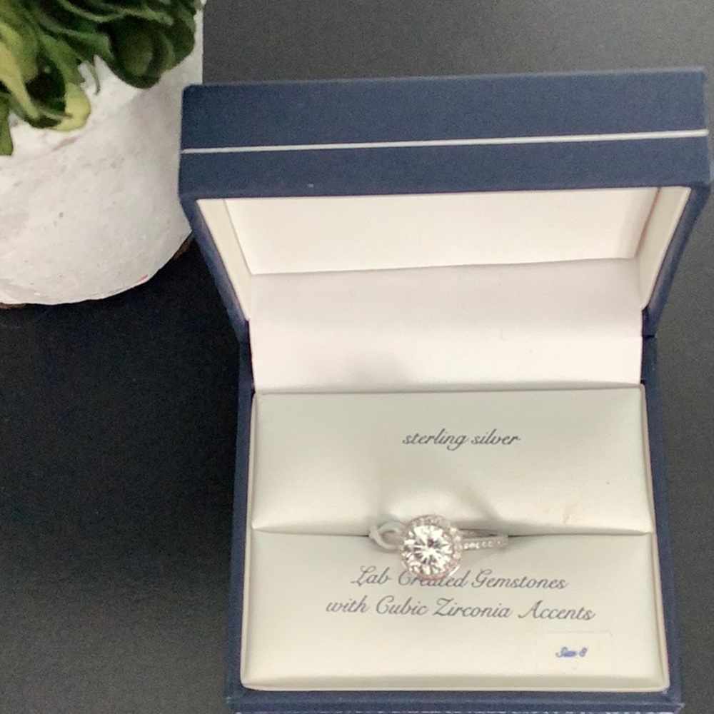 OLIVIA & JACKSON NIB CZ RING - Picture 2 of 3